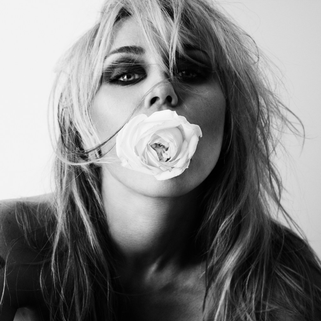 Don’t You Want to Dance? Miley to Release 10th&nbsp;Album
